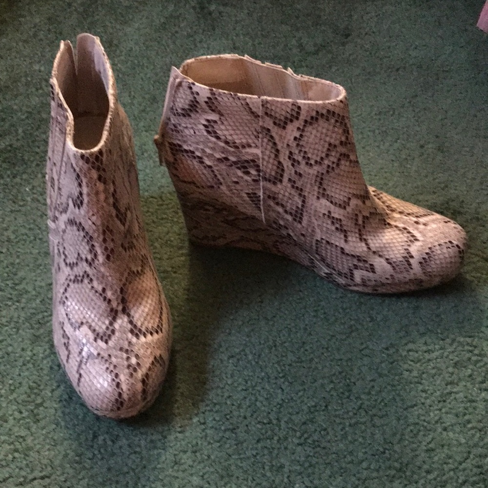 Snakeskin wedge boots